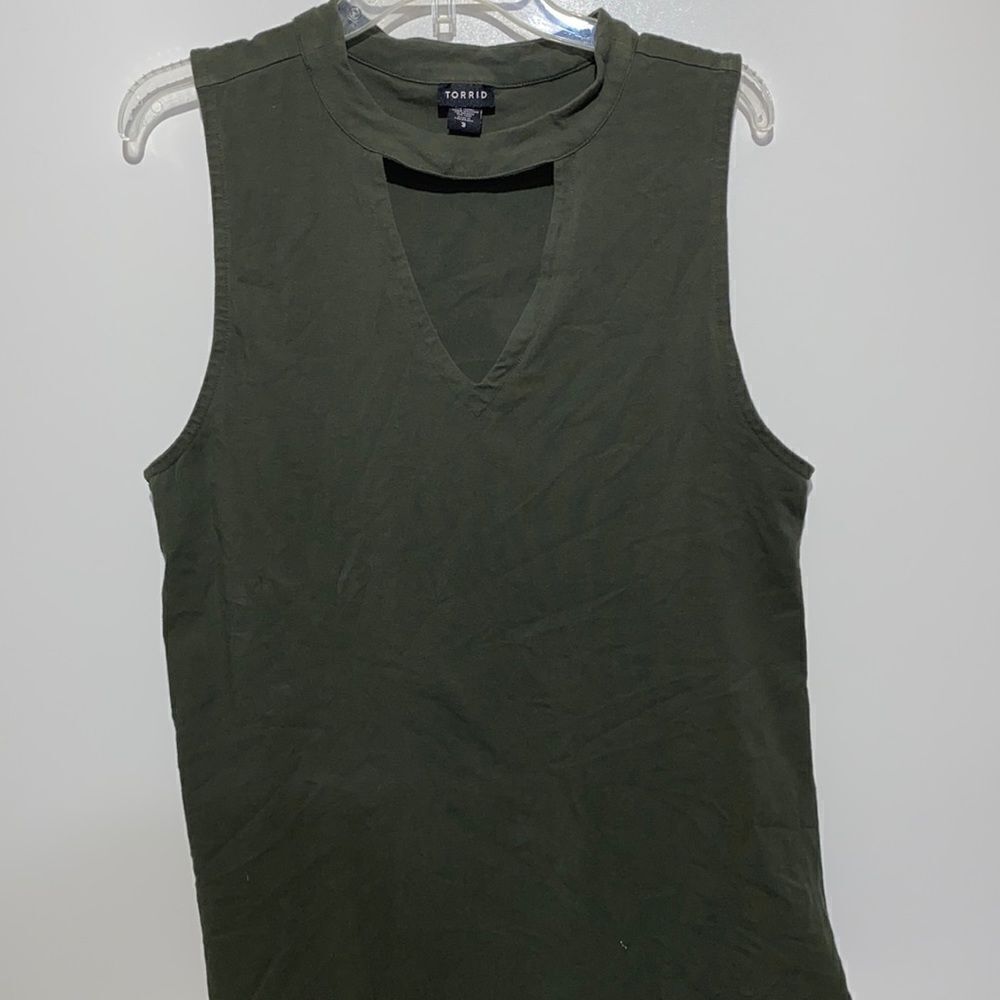 Women’s Torrid Green Sleeveless Low cut top size 3‎